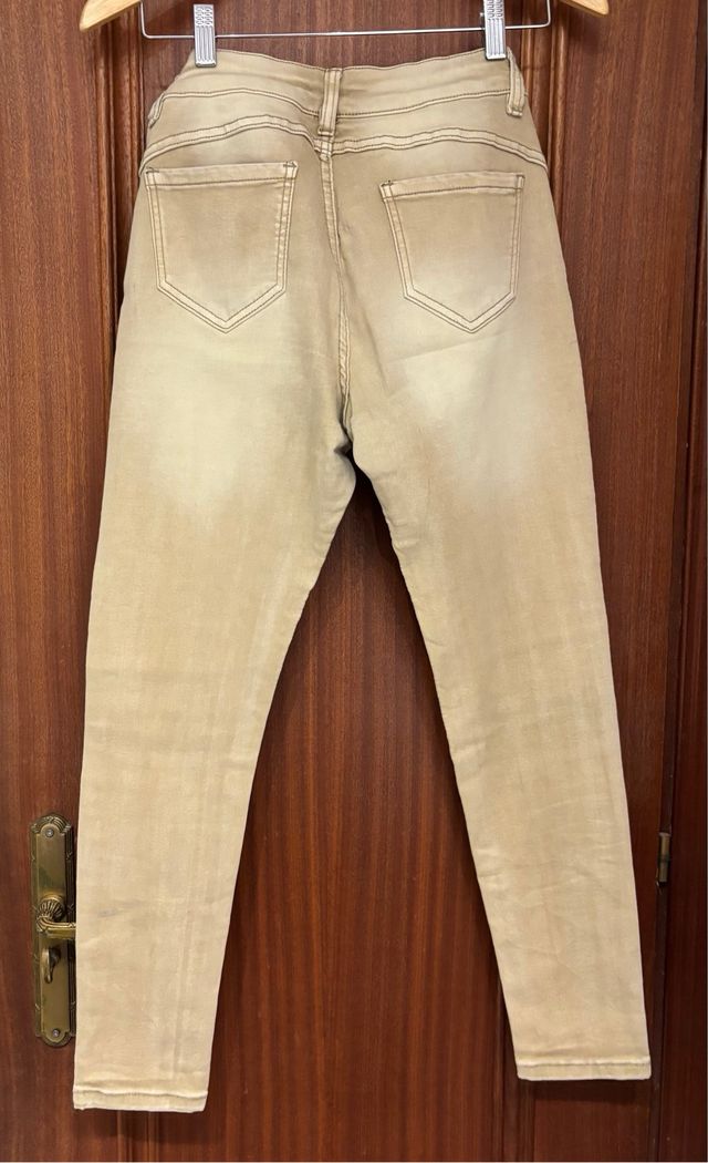 Pantalón beige