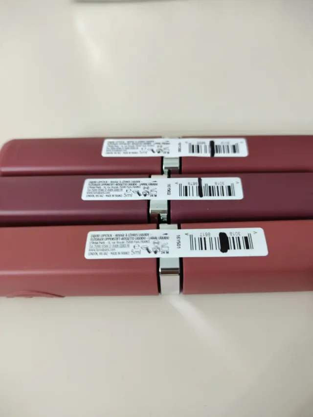 L'Oréal Labiales Fijos Mate tres unidades