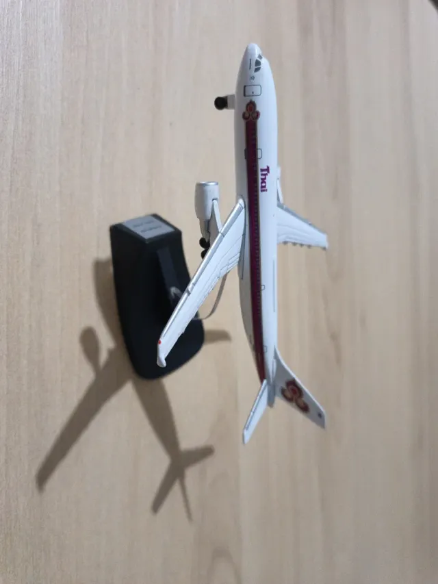 Modellino Aereo Airbus 300-600