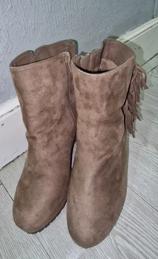 Botas mujer tacón corrido beige/marrón