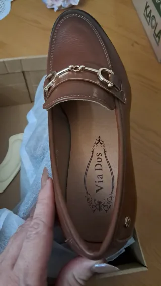 Zapatos de tacón marrones para mujer