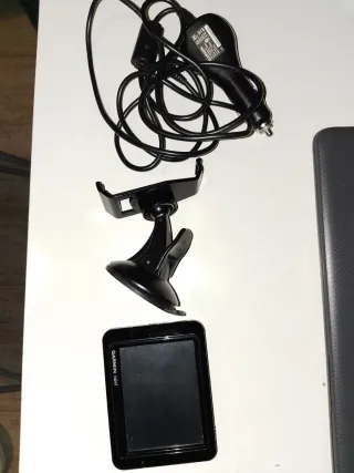 GPS Garmin nüvi con soporte y cargador