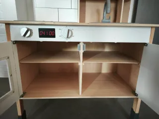 Cucina giocattolo in legno