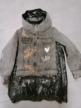 Abrigo acolchado con frontal vaquero