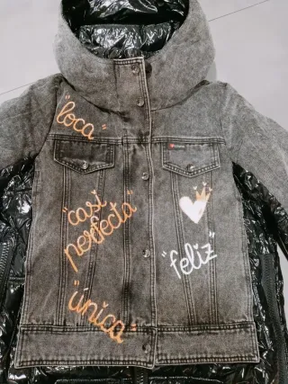 Abrigo acolchado con frontal vaquero