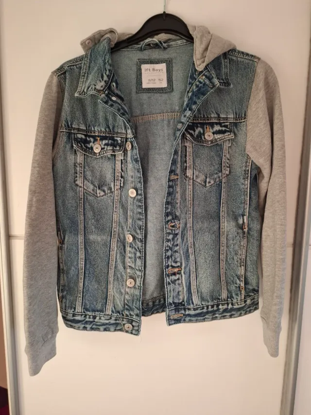 Cazadora vaquera Lefties con capucha