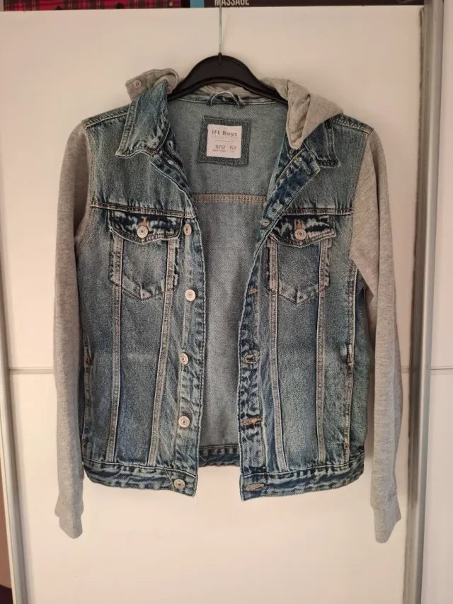 Cazadora vaquera Lefties con capucha