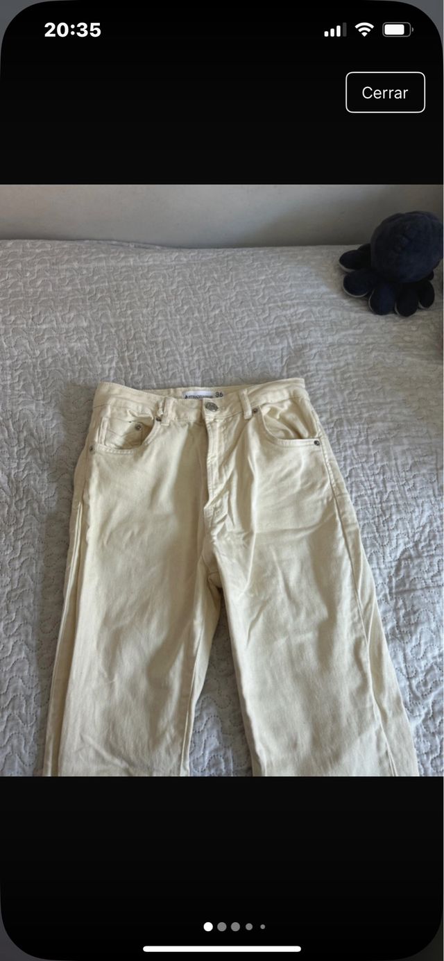 Vaqueros Stradivarius Beige