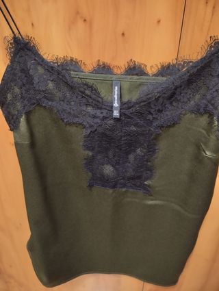 Blusa Stradivarius encaje verde talla S
