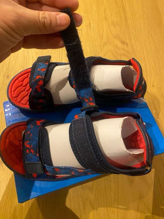 Sandalias Joma niño azul y rojo