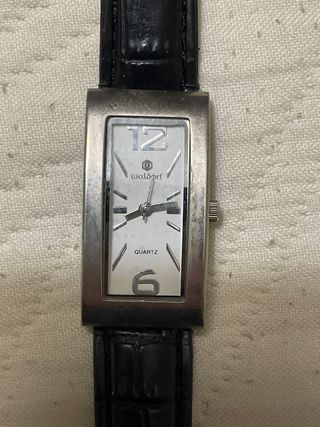 Reloj Waldorf Rectangular Plata y Negro