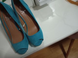 Zapatos tacón azul turquesa