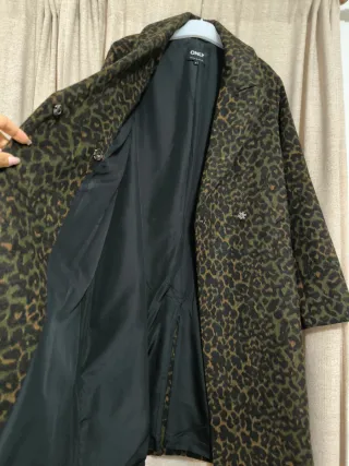 Abrigo oversize leopardo ONLY. Talla grande