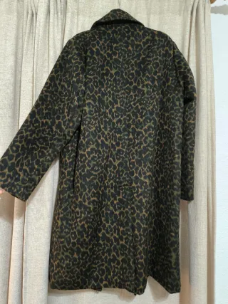 Abrigo oversize leopardo ONLY. Talla grande
