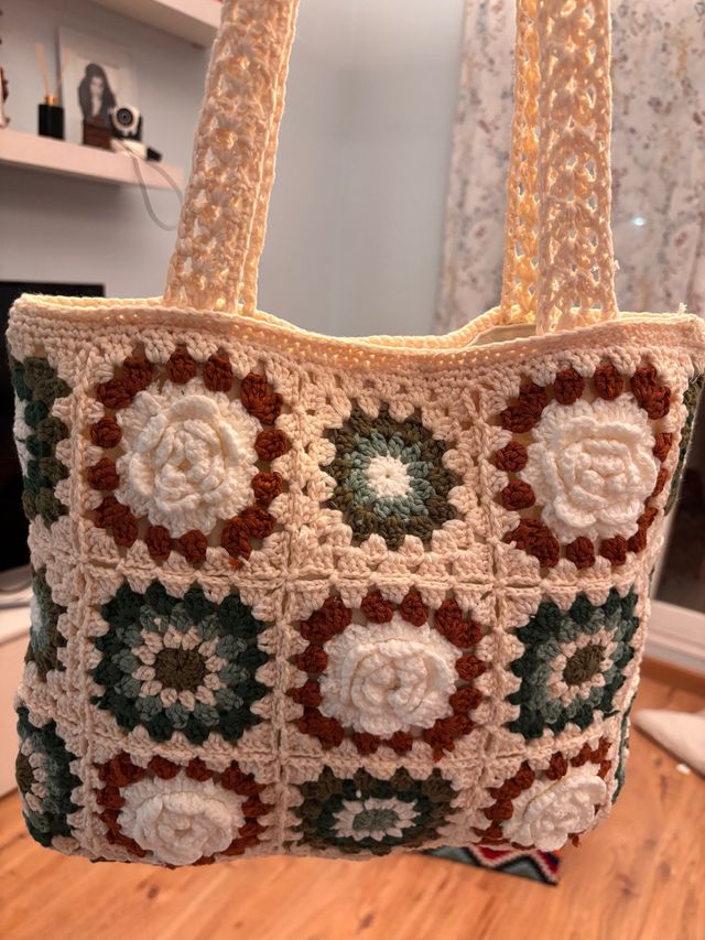 Bolso de ganchillo grannies hecho a mano, beige