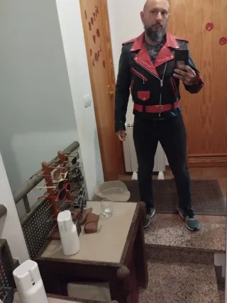 Chaqueta Cuero Cruzada Negra y Roja Talla M