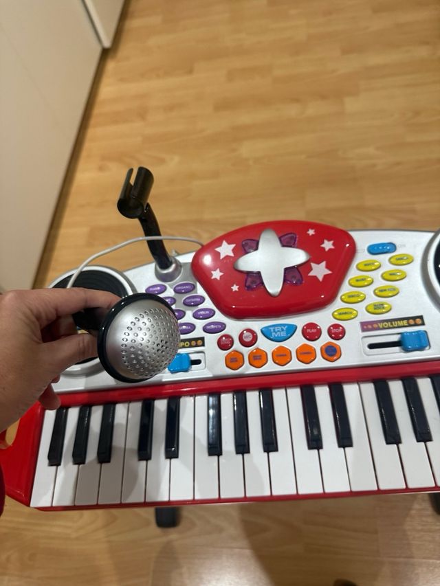 Piano Juguete Juguettos Rojo con Micrófono
