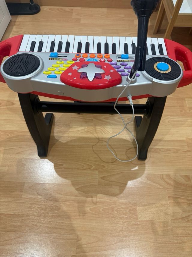 Piano Juguete Juguettos Rojo con Micrófono