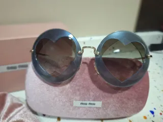 Gafas de sol Miu Miu Corazón Gris y Dorado
