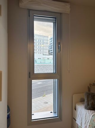Ventana aluminio abatible doble cristal