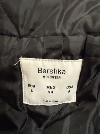 Chaqueta impermeable Bomber Bershka vinotinto