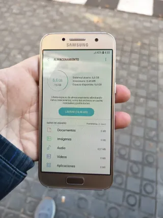 Teléfono Móvil Dorado/Plateado