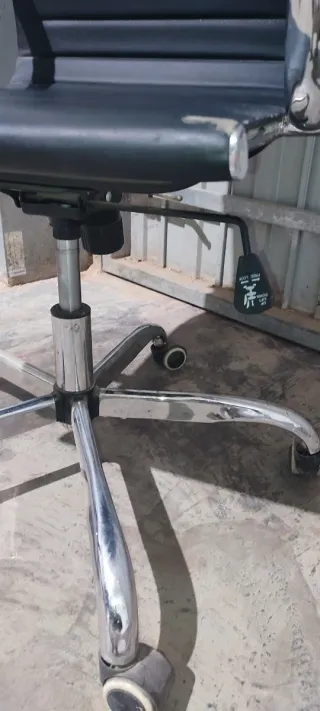 Silla de oficina negra acero inoxidable