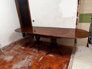 Mesa de salón ovalada extensible madera maciza