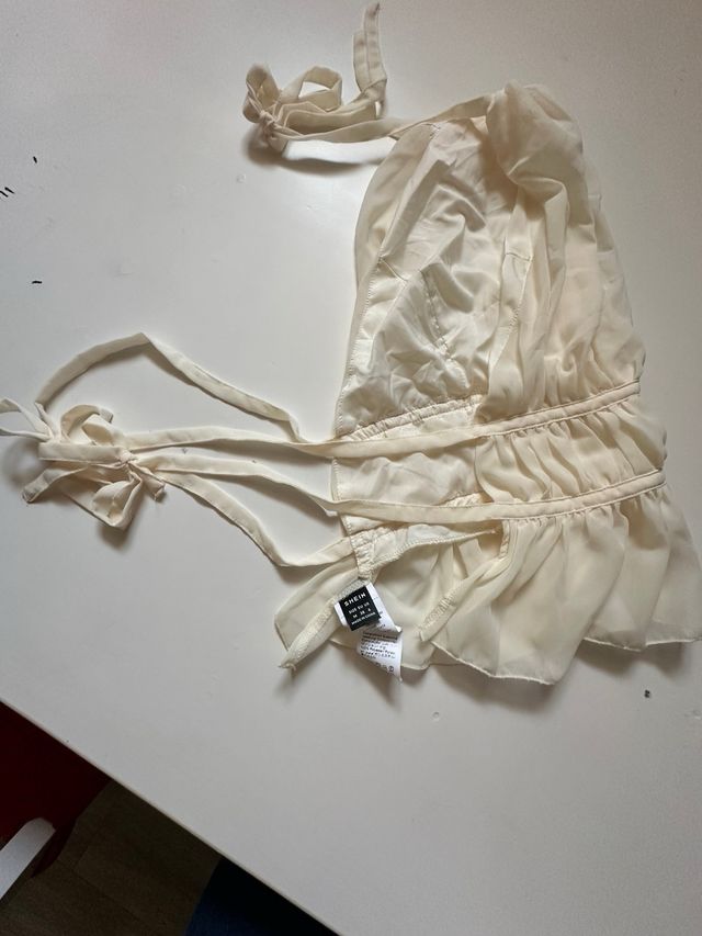 Top Shein Beige Espalda Descubierta