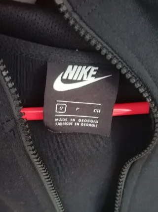 Sudadera Nike Negra con Cremallera y Capucha