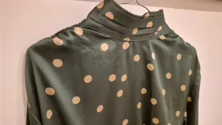 Blusa Zara lunares crema y verde