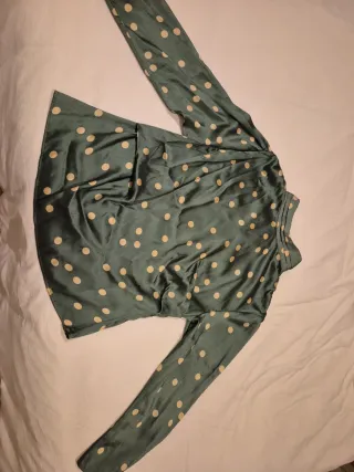 Blusa Zara lunares crema y verde