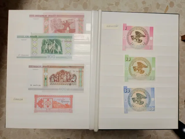 Album Banconote Asia ed Eurasia