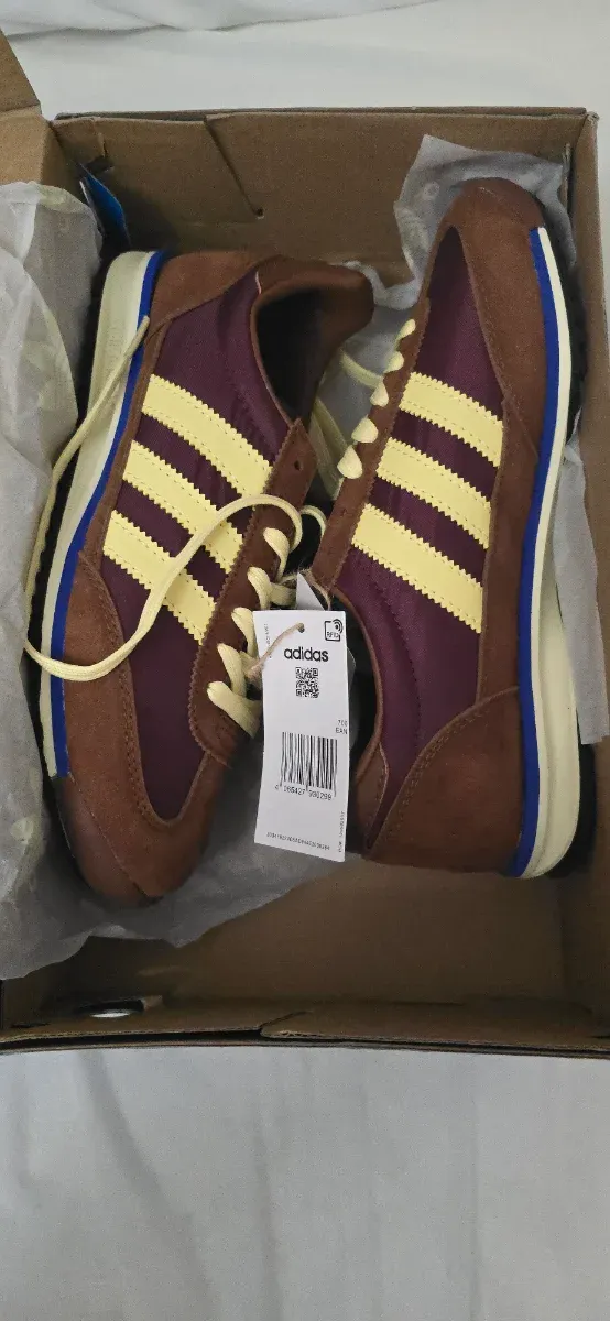 Zapatillas Adidas Marrones y Moradas