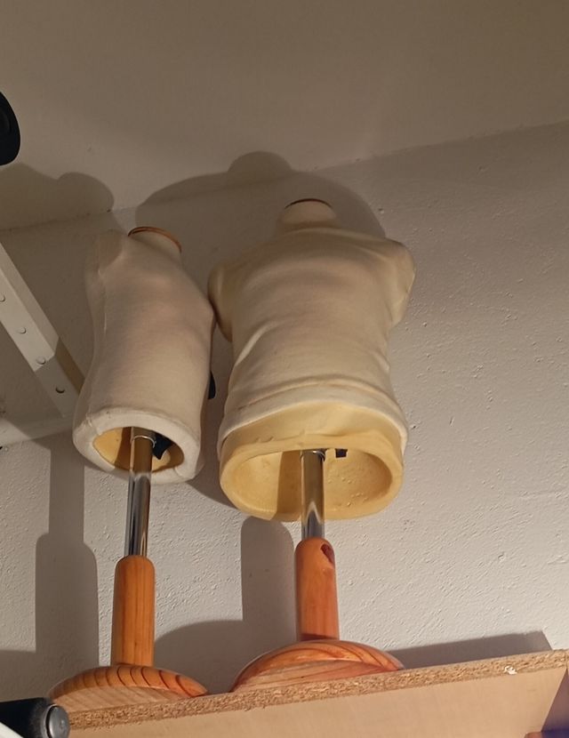 2 Maniquíes Talla Infantil con soporte de madera