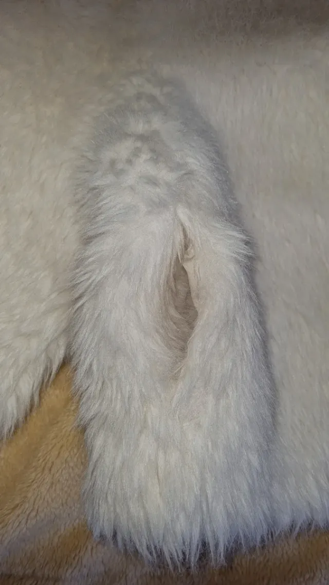 Bershka Chaquetón pelo blanco chica