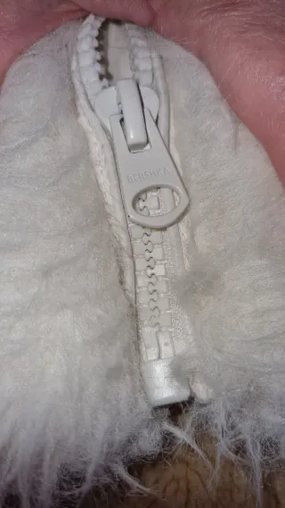 Bershka Chaquetón pelo blanco chica