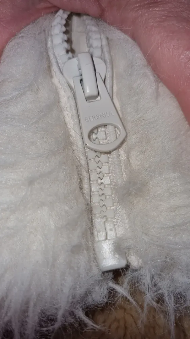 Bershka Chaquetón pelo blanco chica