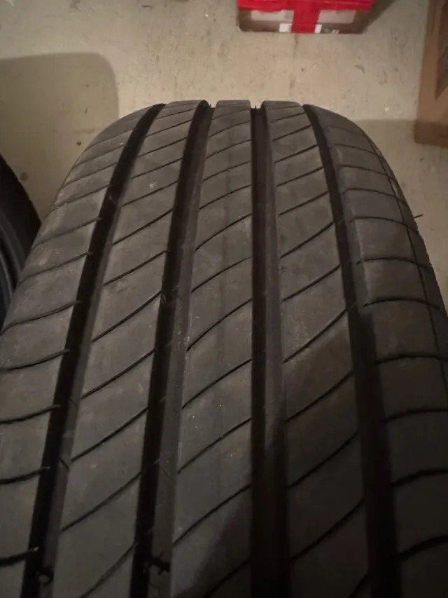 UN Michelin E Primacy 195/60R18 96H S1