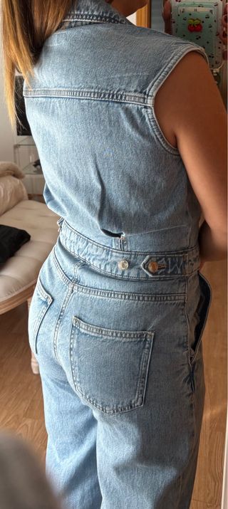 Mono vaquero Zara pierna balloon sin mangas