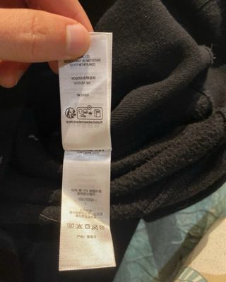 Felpa Supreme Nera con Logo sulle Maniche