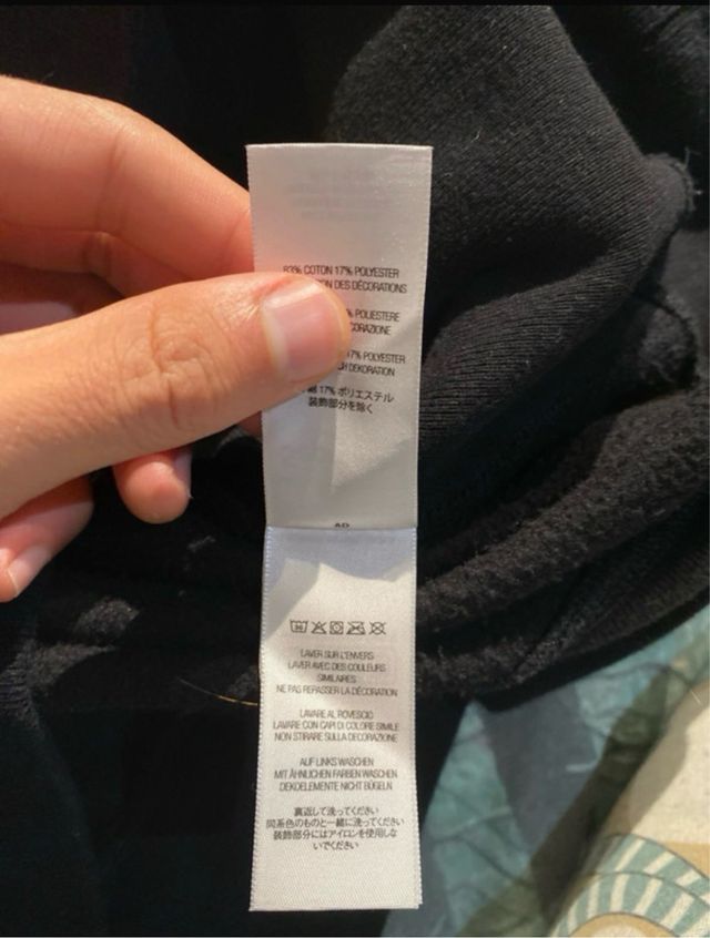 Felpa Supreme Nera con Logo sulle Maniche