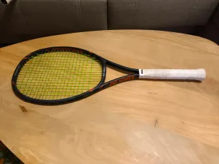 Raqueta Yonex Vcore Pro 330g