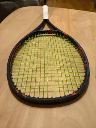Raqueta Yonex Vcore Pro 330g