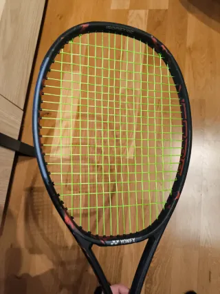 Raqueta Yonex Vcore Pro 330g