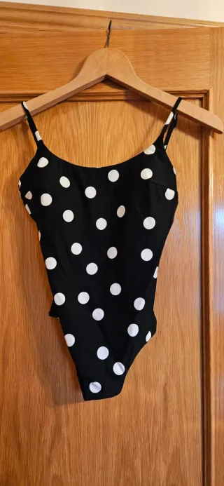 Bañador lunares Oysho negro y blanco
