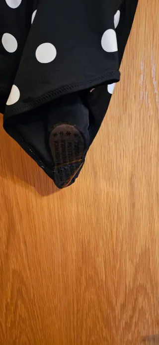 Bañador lunares Oysho negro y blanco