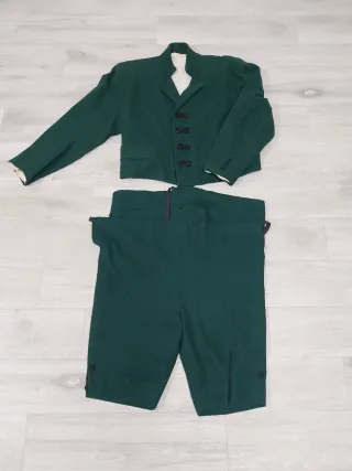 Traje indumentaria tradicional hombre verde