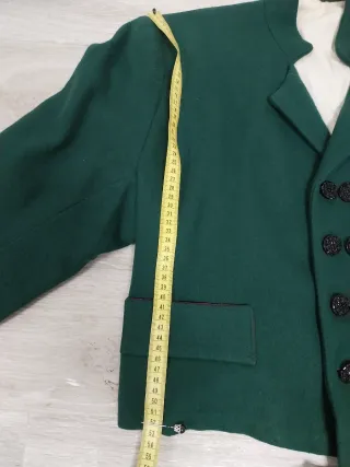 Traje indumentaria tradicional hombre verde