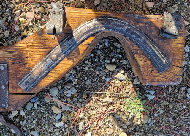 Yugo de madera antiguo